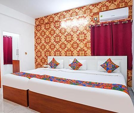 Hotel Royal Platinum Bangalore Buitenkant foto