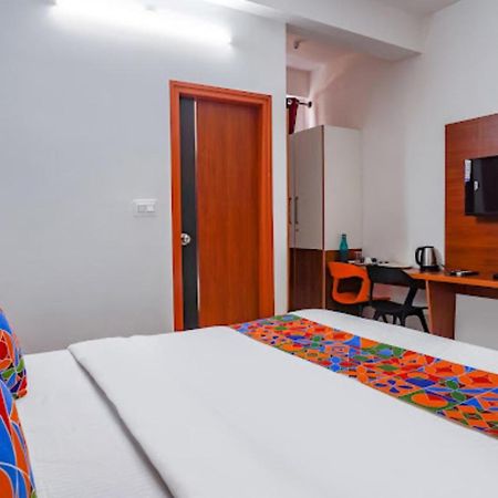 Hotel Royal Platinum Bangalore Buitenkant foto