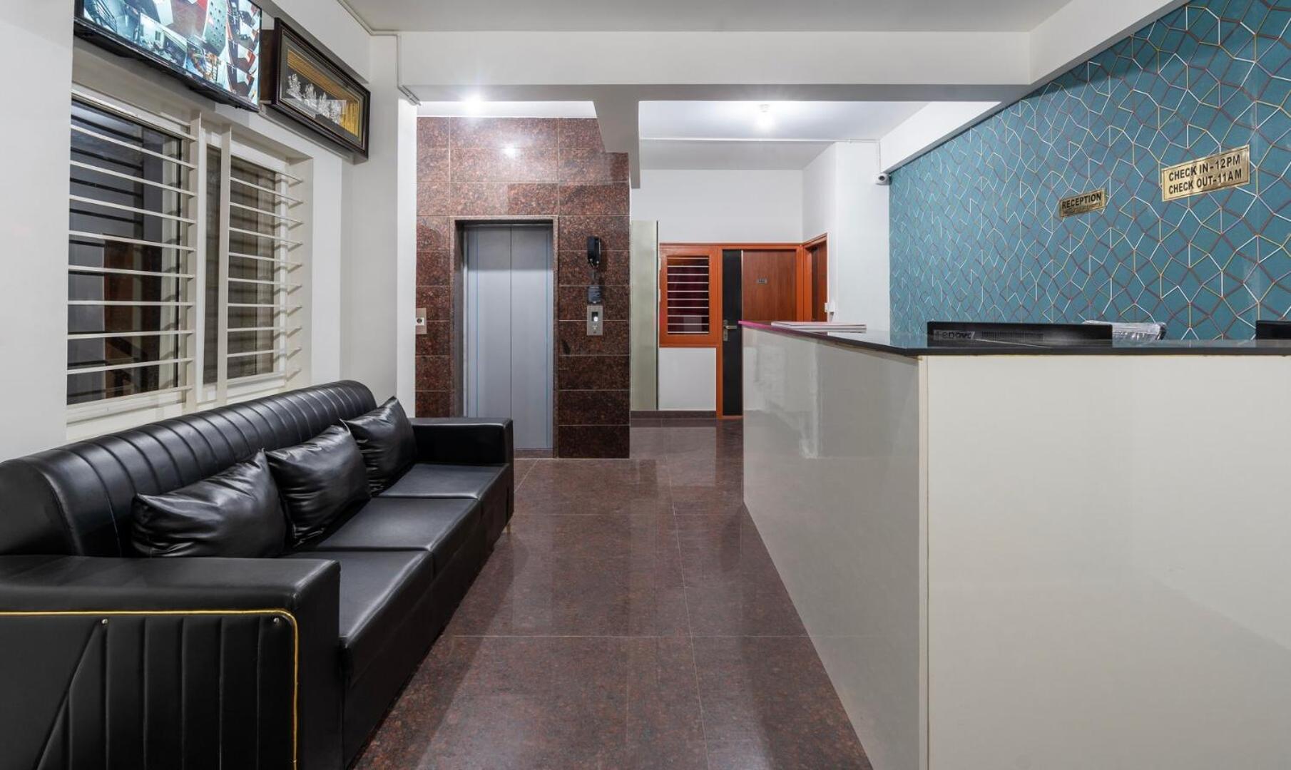 Hotel Royal Platinum Bangalore Buitenkant foto